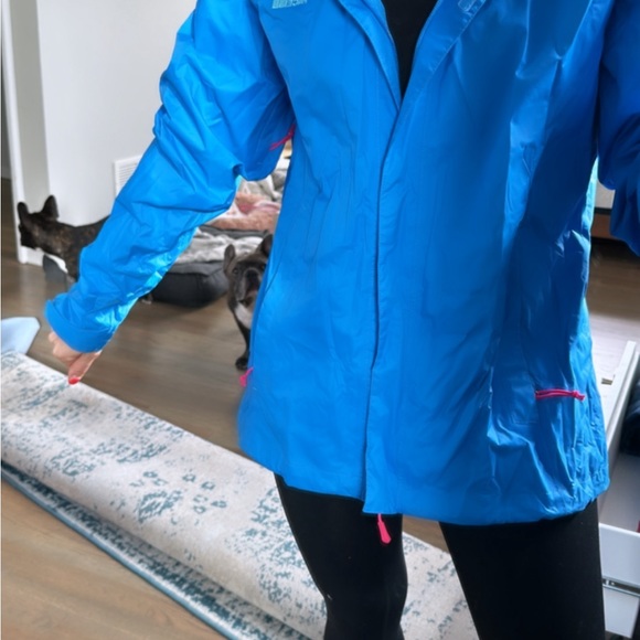 North Face rain jacket, never worn - Picture 2 of 6